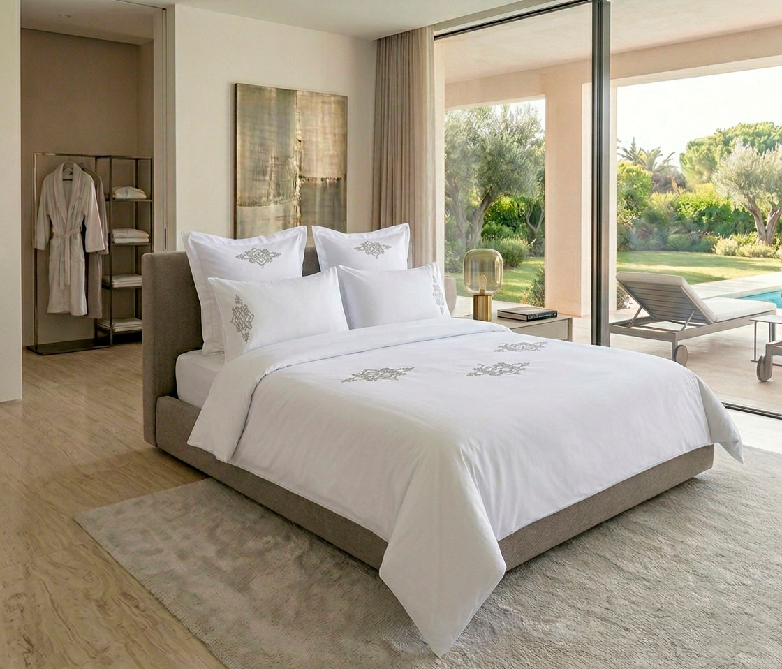Collection Harmony Linge de lit en parcale Marrakech Angie Sidi-Ghanem Collection Harmony<br />
Linge de lit en parcale Marrakech<br />
Angie Sidi-Ghanem